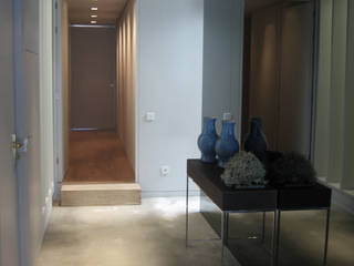 Apartamento da Praia, GRAU.ZERO Arquitectura GRAU.ZERO Arquitectura Modern corridor, hallway & stairs