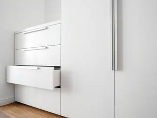 Private Wohnung, Bettina Hagedorn interior architecture Bettina Hagedorn interior architecture Modern dressing room MDF