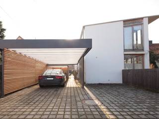 Modernes Carport im puristischen Look, Architekt Armin Hägele Architekt Armin Hägele Modern garage/shed