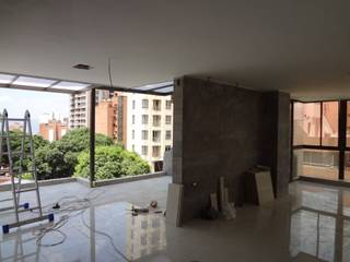 Apartamento El Pinar 402, John Robles Arquitectos John Robles Arquitectos Balcon, Veranda & Terrasse modernes