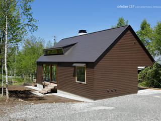 043八ヶ岳原村Tさんの家, atelier137 ARCHITECTURAL DESIGN OFFICE atelier137 ARCHITECTURAL DESIGN OFFICE Scandinavian style houses Wood Brown