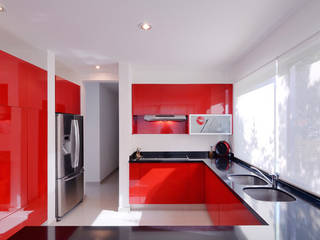 RESIDENCIA DIANA, Excelencia en Diseño Excelencia en Diseño Modern Kitchen Engineered Wood White