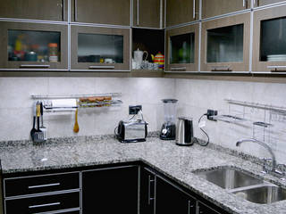 Casa PO, LDC Arquitectura LDC Arquitectura Modern kitchen Metal Wood effect