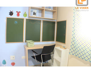 Lousas para rabiscar e estudar Le Viner Arquitetura Quarto infantil minimalista Madeira Efeito de madeira dormitorio menino,dormitório juvenil,quarto de menino,quarto juvenil,lousas,decoração,interiores,arquitetura,reforma de apartamen