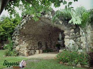 Grutas e capelas de pedra, Bizzarri Pedras Bizzarri Pedras Rustikaler Garten