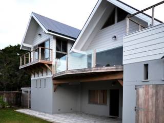 Timber house renovation, Nieuwoudt Architects Nieuwoudt Architects Будинки Дерево Сірий