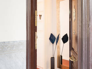 Entrance Markham Stagers Modern Corridor, Hallway and Staircase entrance,Barcelona,Barcelona home,Barcelona apartment
