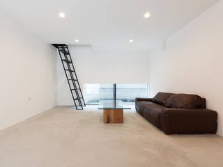 姫路市飾磨区の家, 中村建築研究室 エヌラボ（n-lab） 中村建築研究室 エヌラボ（n-lab） Eclectic style living room Wood White