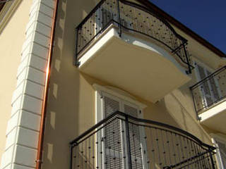 Condominio tradizionale italiano, Eleni Decor Eleni Decor Mediterranean style houses