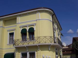 Villetta gialla elegante, Eleni Decor Eleni Decor Klasyczne domy