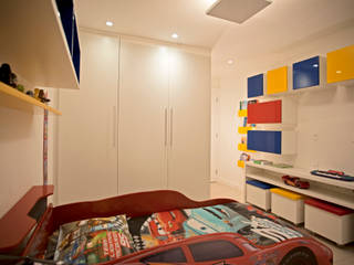 Veja esse quarto infantil com o tema "Carros"! , Andréa Spelzon Interiores Andréa Spelzon Interiores Dormitorios infantiles modernos: