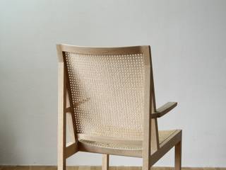 箱根ケ崎の家 reading chair, hyakka hyakka Phòng khách phong cách Bắc Âu