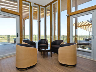 The New Club House - Espiche Golf Club, Simple Taste Interiors Simple Taste Interiors Commercial spaces