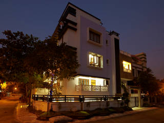 Mr Sudhakar Kakde' s Resideence, M B M architects M B M architects Asian style houses