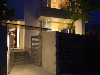 SKM-HOUSE, 門一級建築士事務所 門一級建築士事務所 Asian style houses Limestone Beige
