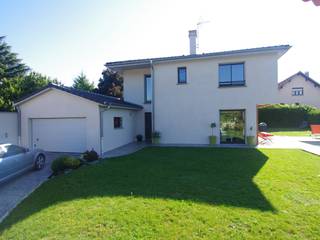Façade extérieure Pierre Bernard Création Classic style houses