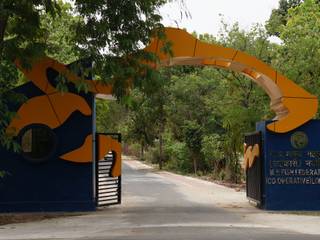 fish federation's entrance gate, Vinyaasa Architecture & Design Vinyaasa Architecture & Design Modern houses