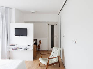 Apartamento Mateus Grou, Zoom Urbanismo Arquitetura e Design Zoom Urbanismo Arquitetura e Design Kamar Tidur Modern