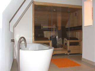 Sauna im Badezimmer, Wellness & More GmbH Wellness & More GmbH Scandinavian style bathroom