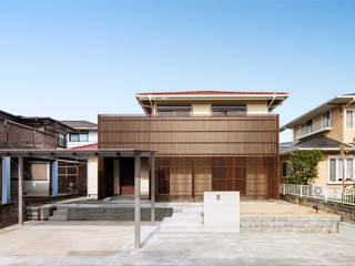 連子門の家, 田村の小さな設計事務所 田村の小さな設計事務所 Casas estilo moderno: ideas, arquitectura e imágenes Madera Acabado en madera