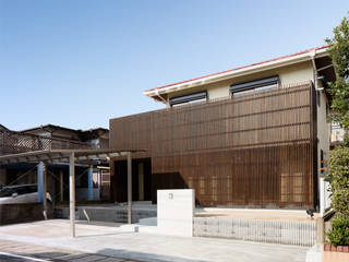 連子門の家, 田村の小さな設計事務所 田村の小さな設計事務所 Casas estilo moderno: ideas, arquitectura e imágenes Madera Acabado en madera