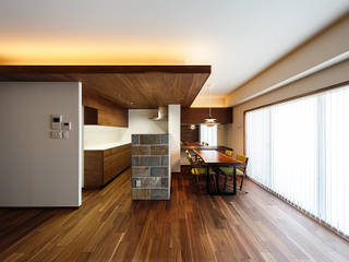 rehaus-an/上質な大人の空間へのマンションリフォーム, 一級建築士事務所haus 一級建築士事務所haus Soggiorno in stile asiatico Legno Effetto legno