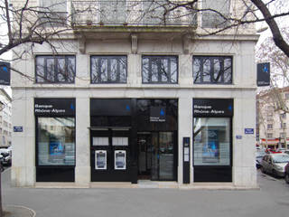 Rehabilitation d'une banque lyonnaise, Pierre Bernard Création Pierre Bernard Création Commercial spaces