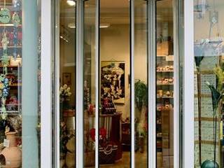 Secure Glass Doors in Commercial Buildings , Ion Glass Ion Glass Espacios comerciales Vidrio