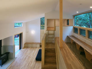 スキップフロアで繋がる家, かんばら設計室 かんばら設計室 Eclectic style living room Solid Wood
