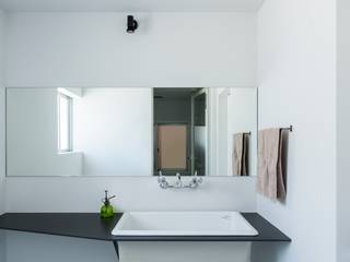 ishibe house, ALTS DESIGN OFFICE ALTS DESIGN OFFICE Bagno in stile rustico Ferro / Acciaio