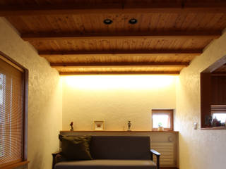大屋根の家, 藤松建築設計室 藤松建築設計室 客廳凳子與椅子