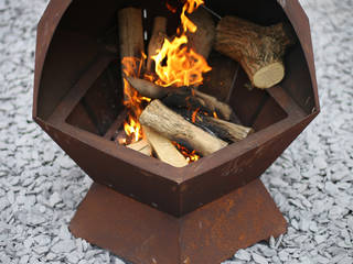 Decahedron fire pit and barbecue, Digby Scott Designs Digby Scott Designs Modern Bahçe