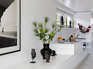 homify Modern Corridor, Hallway and Staircase