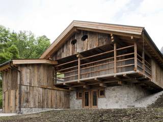 Recupero di un Tabià a Selva di Cadore: Le tradizionali costruzioni in legno e pietra, EXiT architetti associati EXiT architetti associati 러스틱스타일 주택 우드 우드 그레인