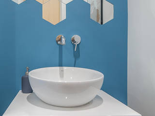 Nadmorski apartament, MOA design MOA design Scandinavian style bathroom Turquoise
