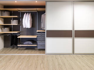 Einbauschrank und begehbarer Kleiderschrank - mit Stil, Elfa Deutschland GmbH Elfa Deutschland GmbH モダンスタイルの寝室