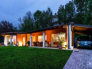 ...dagli esterni agli interni!, VillaBio VillaBio Balcone, Veranda & Terrazza in stile classico Legno Effetto legno