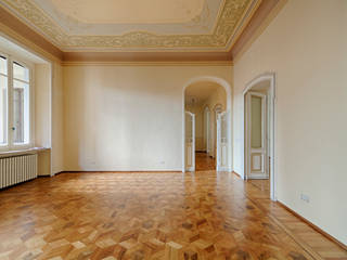 The era of big spaces, DINTERNI DINTERNI Classic style corridor, hallway and stairs لکڑی Wood effect