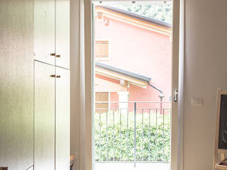 SERRAMENTI IN PVC, MORO SAS DI GIANNI MORO MORO SAS DI GIANNI MORO Classic style windows & doors Wood-Plastic Composite White