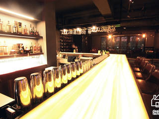 PUB&BAR 'Paris', 디자인팩토리 디자인팩토리 Їдальня