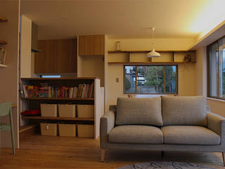 下岡田box, 竹内裕矢設計店 竹内裕矢設計店 Scandinavian style living room Wood Wood effect