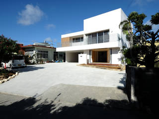 House in Hanashiro, STUDIO COCHI ARCHITECTS STUDIO COCHI ARCHITECTS Casas minimalistas