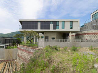 강이 보이는 언덕 위의 모던하우스, 양평 ‘Y’ 주택, 스튜디오메조 건축사사무소 스튜디오메조 건축사사무소 Minimalist house Reinforced concrete