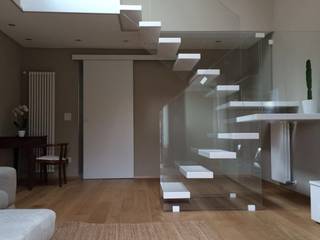 Scala in Resina e Vetro, Airaldi scale Airaldi scale Modern corridor, hallway & stairs Glass