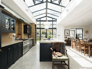 The Balham Kitchen by deVOL , deVOL Kitchens deVOL Kitchens Classic style kitchen Wood Blue