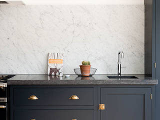 The Victoria Road NW6 Kitchen by deVOL, deVOL Kitchens deVOL Kitchens Classic style kitchen Wood Blue