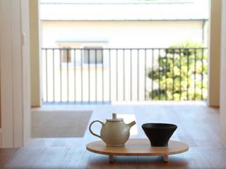 House in Uenokurumazaka, Mimasis Design／ミメイシス デザイン Mimasis Design／ミメイシス デザイン Terrace لکڑی Wood effect