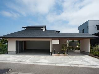 中庭のある家, 荒井好一郎建築設計室 荒井好一郎建築設計室 Casas estilo moderno: ideas, arquitectura e imágenes