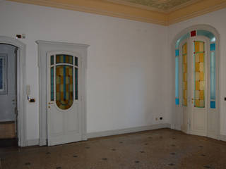 The era of big spaces, DINTERNI DINTERNI Classic style corridor, hallway and stairs