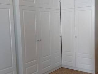 Vestidor puertas lacadas blanco interior tablero melaminico, Cooperativa de la madera "Ntra Sra de Gracia" Cooperativa de la madera 'Ntra Sra de Gracia' Classic style bedroom MDF White